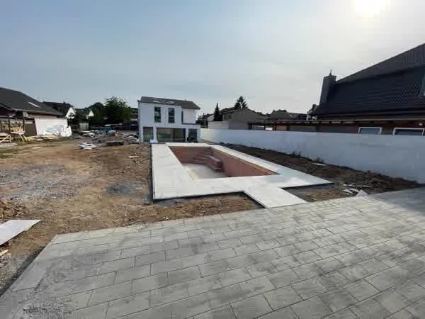 Poolanlage Pflaster & Stufen Region Rhein-Sieg – Brüder Berisha Garten- und Landschaftsbau